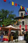 Bancarelle e addobbi per il Festival Medievale di Perouges, Francia - © Pierre Jean Durieu / Shutterstock.com