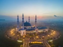 Bandar Dato Onn a Johor Bahru, Malesia. Iniziata nel 2012, la sua costruzione si è conclusa 3 anni più tardi. L'inaugurazione risale all'aprile 2016 - © FuaadRCD / ...