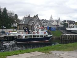 Crociera sul Loch Ness: alla ricerca di Nessie - dal piccolo porticciolo di Fort Augustus partono regolarmente diverse imbarcazioni da crociera, tramite le quali compiere un emozionante tour ...