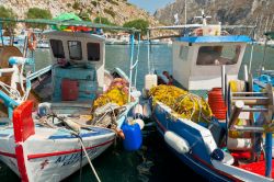 Barche da pesca al porto della città di Kalymnos, arcipelago del Dodecaneso (Grecia) - © agean / Shutterstock.com