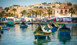 Barche da pesca nei pressi del mercato di Marsascala, isola di Malta.
