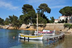 Barche nel porto di Juan-les-Pins vicino ad Antibes in Costa Azzurra - © Pack-Shot / Shutterstock.com