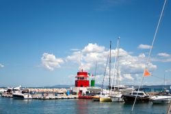 Barche ormeggiate al porto di Punta Ala, provincia di Grosseto, Toscana.

