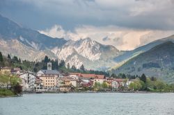 Barcis e il suo lago in Friuli, Valcellina, Carnia