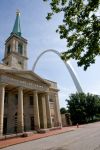 Basilica di St. Louis e Gateway Arch - © Missouri Division of Tourism