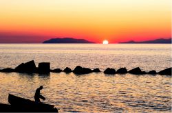 Bel tramonto a Rometta Marea in Sicilia, provincia di Messina