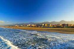 Una bella veduta serale di Lido di Camaiore, Versilia, Toscana.
