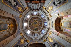 Besancon, Francia: veduta dal basso della cupola della cappella di Nostra Signora del Rifugio  - © Denis Costille / Shutterstock.com