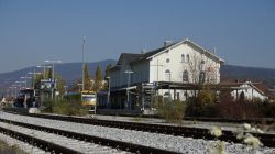 Binari e stazione ferroviaria di Deggendorff, Germania.
