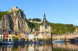 Vallonia, Belgio: il borgo di Dinant. L'aeroporto di riferimento per raggiungere la cittadina è quello di Bruxelles-Charleroi - foto © VanderWolf Images / Shutterstock.com