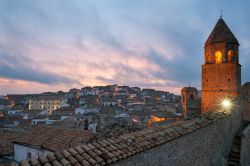 Bovino al tramonto, regione storica della Daunia, nord della Puglia