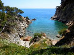 Cala Sanià, Costa Brava: è una delle tante meravigliose calette dell'area naturale di Castell-Cap Roig, nei pressi di Palamós.