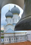 Campana del Cremlino di Rostov Velikij, Russia  - Una delle imponenti campane della cittadella fortificata di Rostov: in Russia a dondolare è il battaglio e non la campana permettendo ...