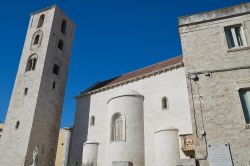 Campanile e dettaglio Cattedrale di Ruvo di Puglia - Situata nel cuore del centro storico della città, la Cattedrale di Ruvo è stata rimaneggiata più volte anche se le sue ...