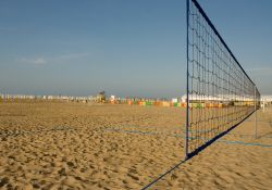 Beach Volleyball, la pallavolo è uno degli sport più praticati sulla spiaggia di Bibione in Italia - © Mr. Sergey Olegovich / Shutterstock.com