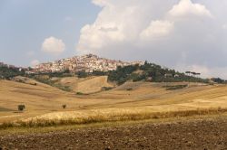 Candela il borgo tra le colline della Puglia - © Claudio Giovanni Colombo / Shutterstock.com