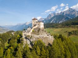 Canton Grigioni, Svizzera: il Castello Tarasp dell'11° secolo