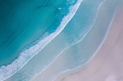 Cape Le Grand National Park, una spiaggia solitaria in Western Australia - © Tourism Western Australia