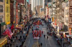 La parata per il Capodanno Lunare a New York, USA. Per la sontuosità e la partecipazione di pubblico questa ricorrenza è considerata seconda solo a quella di Pechino. © Walter ...