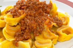 Cappellacci al ragu alla Sagra della Campagna a Pieve Cesato di Faenza