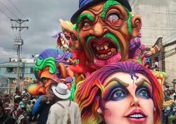 Carnevale a Ipiales: la città colombiana ospita ogni anno un coloratissimo carnevale mascherato, il "Carnaval Multicolor de la Frontera".