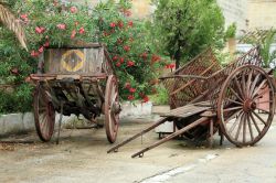 Carri in legno nel centro storico di Baeza, Andalusia, Spagna - © Ammit Jack / Shutterstock.com