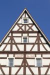 Casa a graticcio a Sigmaringen, Germania - La bella facciata di una tradizionale casa a graticcio a Sigmaringen, elegante cittadina che si specchia nelle acque del Danubio, nel distretto di ...