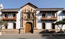 La facciata della Casa de la Libertad, il principale edificio storico di Sucre, dove fu firmata la dichiarazione d'indipendenza dell Bolivia nel 1825 - foto © Rafal Cichawa / Shutterstock
 ...
