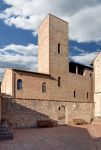 La casa natale di Boccaccio a Certaldo, Toscana, Italia. Residenza del celebre novelliere, questo edificio ospita oggi una fornitissima biblioteca con opere del Boccaccio e il museo sede dell'Ente ...