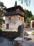 Casa romanica nel villaggio di Porec, Croazia. Questo edificio, risalente al XIII° secolo, si trova nel punto d'incontro della via Decumanus e di piazza Marafor. Di grande interesse ...