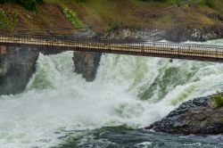 Cascate e diga delle Spokane river falls, Washington, Stati Uniti d'America. Si trovano nel distretto commerciale di questa città nel cuore dell'Inland Northwest.



