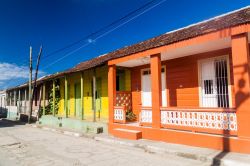 Case colorate a Baracoa, la prima città di Cuba, fondata nel 1511.