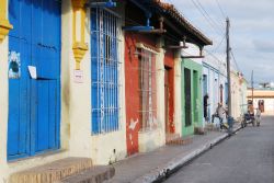 Case colorate nel centro di Camaguey, Cuba - Le facciate variopinte che caratterizzano il centro storico di Camaguey che dal luglio 2008 è stata dichiarata patrimonio mondiale dall'Unesco ...