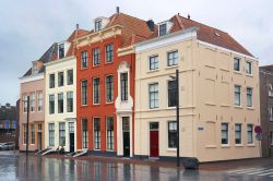 Case colorate nella città di Vlissingen, sud ovest dei Paesi Bassi. La cittadina si trova sull'isola di Walcheren, nota per la sua particolare forma a rombo.

