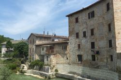 Case e palazzi del centro storico di Pergola (Marche)