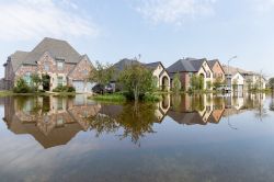 Case nella periferia di Houston allagate dall'uragano Harvey nel 2017, Texas (USA).


