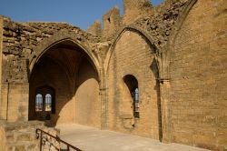 Lo Château de l'Empéri fu edificato inizialmente nel X secolo, per poi essere ricostruito interamente nel XIII secolo. Siamo a Salon-de-Provence, in Francia - foto © Pack-Shot ...