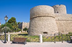 Lo storico Castello di Manfredonia in Puglia - © Mi.Ti. / Shutterstock.com