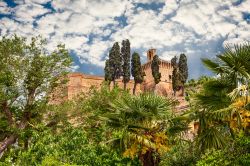 Il Castello di Meldola il borgo appenninico a sud di Forlì in Romagna - © ermess / Shutterstock.com