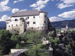 L'imponente Castello di Rodengo una delle ...