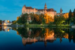 Castello di Sigmaringen by night, Germania - Costruito sulla roccia, questo imponente castello è il più grande fra tutti quelli della Valle del Danubio ed è situato a circa ...
