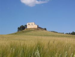 Il castello Federiciano a Gravina in Puglia, provincia di Bari.
