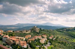 Castiglione d'Orcia è un comune di 2200 abitanti della provincia di Siena (Toscana) - © Zimneva Natalia / Shutterstock.com