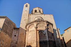 L'esterno della Cattedrale di Notre-Dame a Cavaillon, nel dipartimento della Vaucluse (Francia) - foto © Shutterstock

