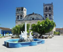 La Cattedrale di Baracoa (Cuba) sorge in Plaza Independencia ed è nota con il nome di Nuestra Señora de la Asunciòn.
