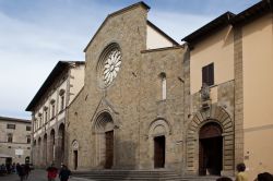 La cattedrale di Sansepolcro, Arezzo, Toscana. Nota anche come basilica concattedrale di San Giovanni Evangelista, è il luogo di culto più importante della città.



 ...