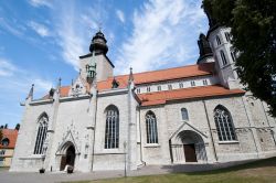 La cattedrale di Visby, Sankta Maria Domkyrka, fu costruita dai commercianti tedeschi che vivevano in città nel XIII secolo. La sua edificazione terminò nel 1225 - Foto © ...