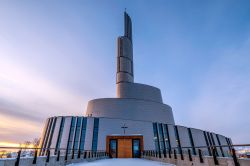 La si può ammirare nel centro cittadino di Alta: la cattedrale della Luce del Nord è una caratteristica costruzione moderna rivestita in titanio la cui spirale alta 47 metri riflette ...