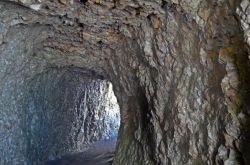 Caverne del drago lungo il cammino per la vetta Oberhaupt sul Monte Pilatus