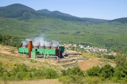 Centrale geotermica nei dintorni di Arcidosso in Toscana